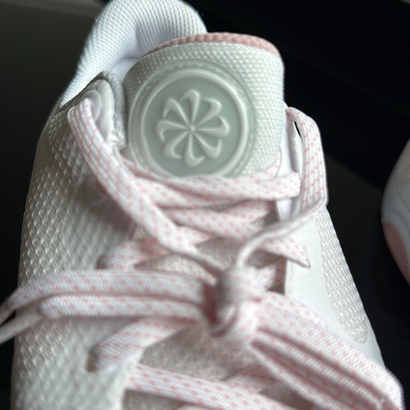 Nike Women's City Rep TR Walking Running Shoes White Clear Emerald Green Size 8 - Picture 5 of 7